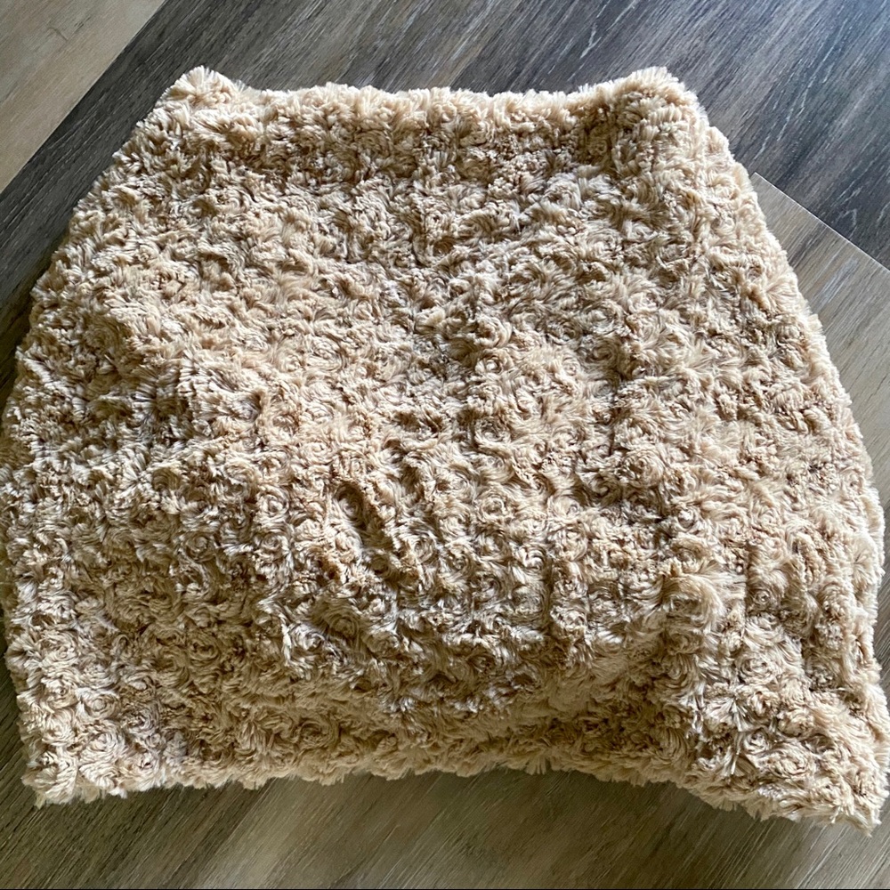 Like New Teddy Bear Faux Fur Infinity Scarf - Picture 4 of 4